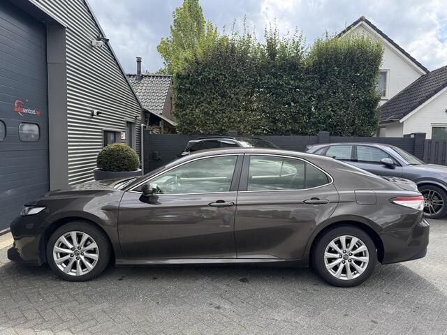 Toyota CAMRY 2.5 Hybrid Dynamic | Camera | Lederen Bekleding | Stoelverwarming | Lichtmetalen Velgen |
