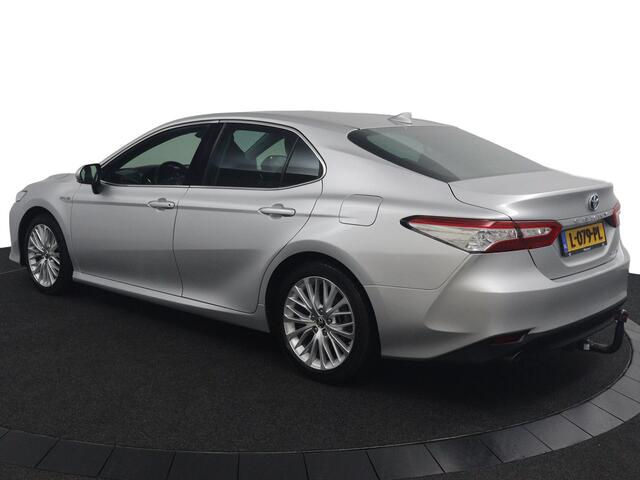Toyota CAMRY 2.5 Hybrid Premium | Lederen Bekleding | JBL | Separaat bediening Achterbank | Trekhaak | Parkeersensoren en Camera |