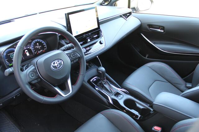 Toyota COROLLA Touring Sports 2.0 Hybrid GR Sport Plus 200pk | Rijklaar | Demo | Panodak | JBL | Leder | Elek. achterklep | Camera