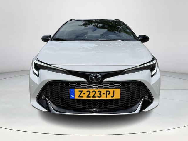 Toyota COROLLA Touring Sports Hybrid 140 GR Sport | All-in prijs! | Panoramadak | Apple Carplay/Android Auto | Parkeersensoren | Stoelverwarming