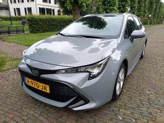 toyota-corolla-1.8-hybrid-active