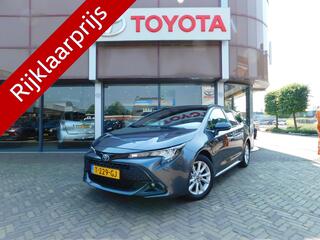 toyota-corolla-touring-sports-hybri