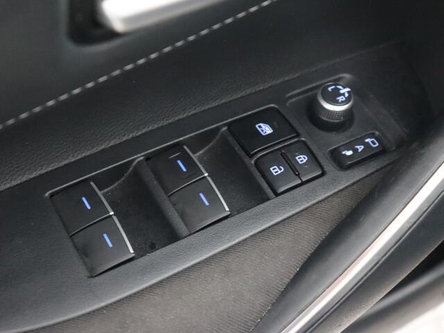 Toyota COROLLA Touring Sports 1.8 Hybrid Business (Carplay / ACC / Camera / Navi)