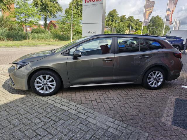Toyota COROLLA Touring Sports Hybrid 140 Active Nederlandse Auto, All-season banden.