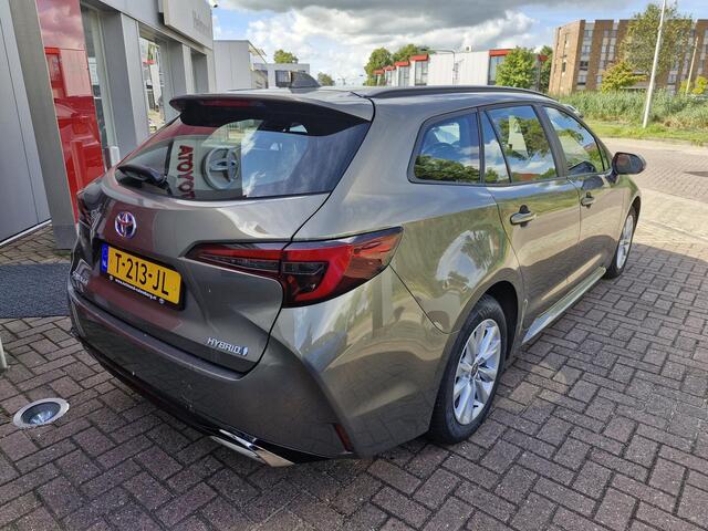 Toyota COROLLA Touring Sports Hybrid 140 Active Nederlandse Auto, All-season banden.