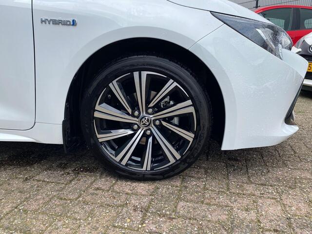Toyota COROLLA 1.8 Hybrid Dynamic | 1e Eigenaar | PDC achter | Navigatie | NIEUWSTAAT | 10 Jaar Garantie | Dealer Onderhouden |