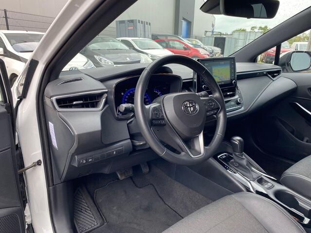 Toyota COROLLA 1.8 Hybrid Dynamic | 1e Eigenaar | PDC achter | Navigatie | NIEUWSTAAT | 10 Jaar Garantie | Dealer Onderhouden |