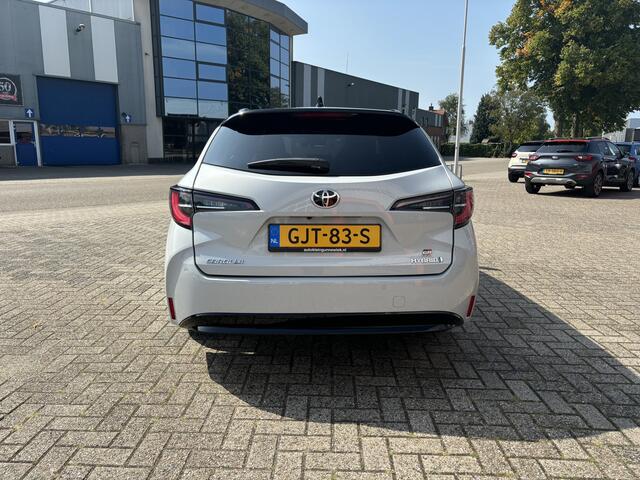 Toyota COROLLA Touring Sports 1.8 Hybrid GR-Sport Apple/Android Carplay / Draadloze telefoon lader / Camera / Led verlichting / Keyless / Two-Tone kleur