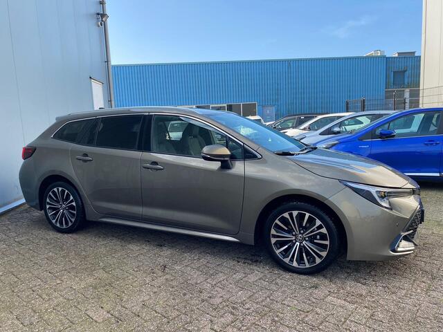 Toyota COROLLA Touring Sports 1.8 Hybrid First Edition | 1e Eigenaar | BTW | PDC | Navi | Radar Cruise | Nederlandse Auto |