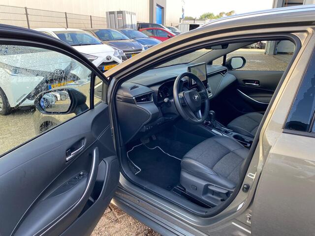 Toyota COROLLA Touring Sports 1.8 Hybrid First Edition | 1e Eigenaar | BTW | PDC | Navi | Radar Cruise | Nederlandse Auto |