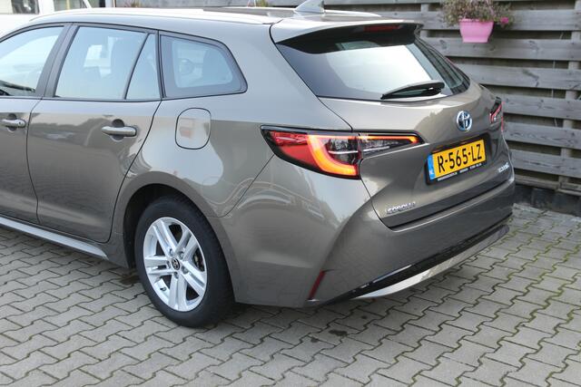 Toyota COROLLA Touring Sports 1.8 Hybrid Active LED | Camera | Adaptive cruise | Navigatie | Apple Carplay Android Auto | Isofix | NAP |
