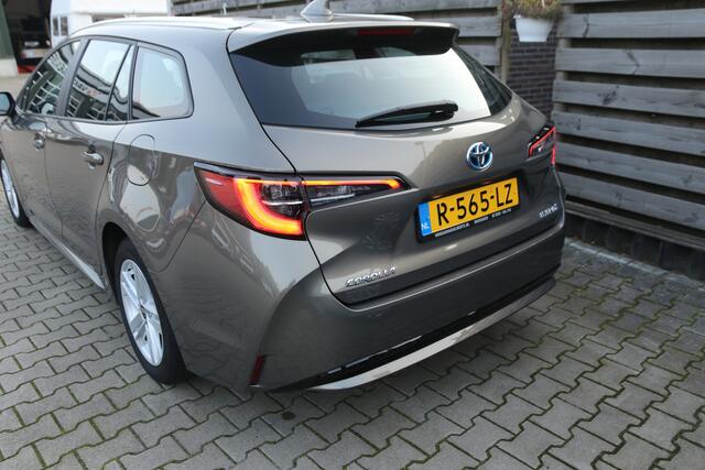 Toyota COROLLA Touring Sports 1.8 Hybrid Active LED | Camera | Adaptive cruise | Navigatie | Apple Carplay Android Auto | Isofix | NAP |