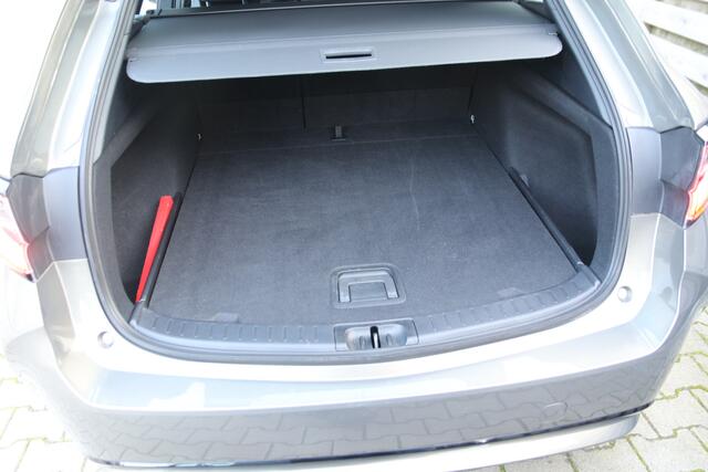 Toyota COROLLA Touring Sports 1.8 Hybrid Active LED | Camera | Adaptive cruise | Navigatie | Apple Carplay Android Auto | Isofix | NAP |
