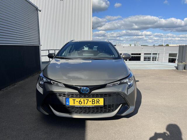 Toyota COROLLA Touring Sports 1.8 Hybrid Active Apple Carplay/Android Auto Navigatie, Achteruitrijcamera, Adaptieve Cruise Control, LM velgen - Metallic lak - * fabrieksgarantie tot april 2033