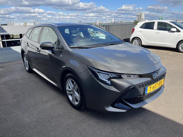 Toyota COROLLA Touring Sports 1.8 Hybrid Active Apple Carplay/Android Auto Navigatie, Achteruitrijcamera, Adaptieve Cruise Control, LM velgen - Metallic lak - * fabrieksgarantie tot april 2033
