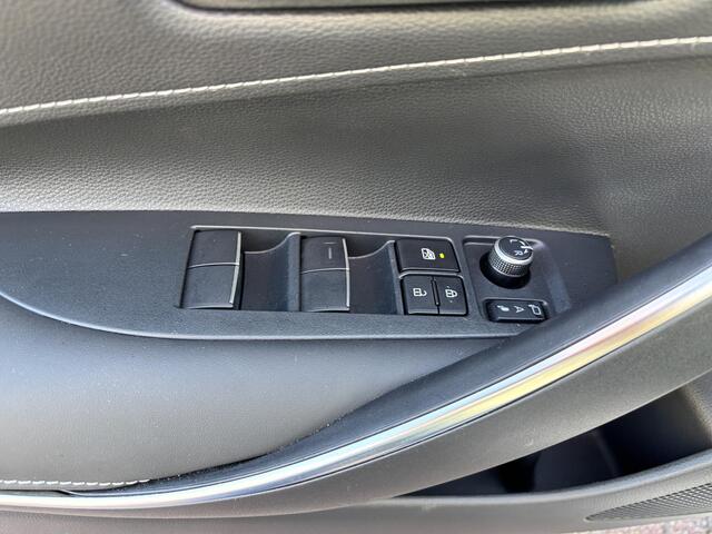 Toyota COROLLA Touring Sports 1.8 Hybrid First Edition Apple Carplay Android Auto, Parkeersensoren voor en achter, camera