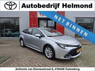 toyota-corolla-touring-sports-hybri