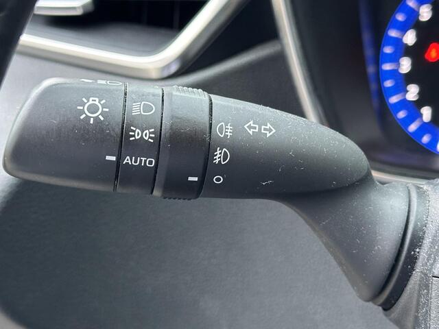 Toyota COROLLA Touring Sports 1.8 Hybrid Business Plus