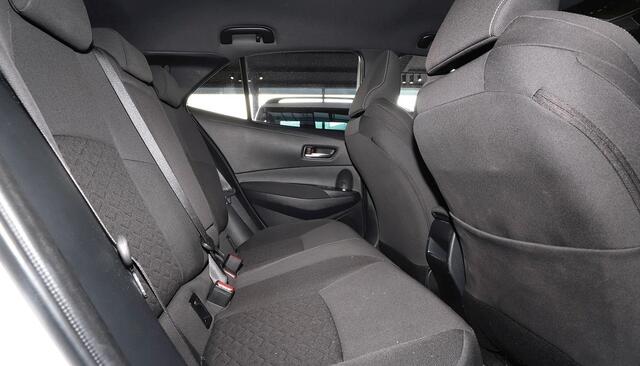Toyota COROLLA 1.8 Hybrid DYNAMIC RIJKLAAR
