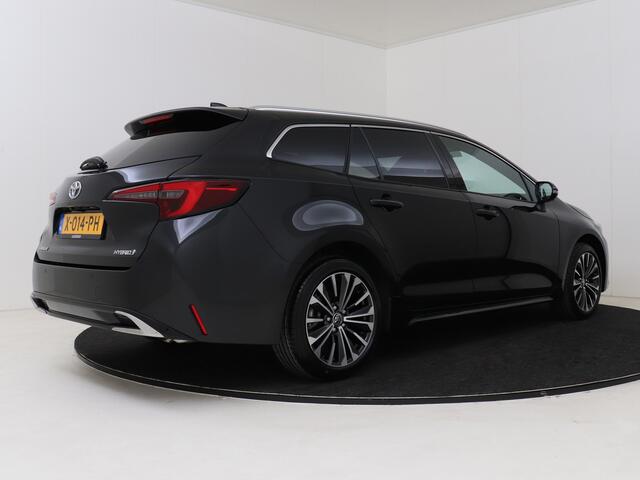 Toyota COROLLA Touring Sports 2.0 High Power Hybrid First Edition *demo | Elektrische achterklep | navigatie | Climate Control | cruise control/Adaptive | stoelverwarming | Draadloos opladen | Sensoren V+A |