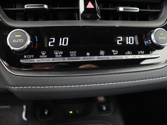 Toyota COROLLA Touring Sports 2.0 High Power Hybrid First Edition *demo | Elektrische achterklep | navigatie | Climate Control | cruise control/Adaptive | stoelverwarming | Draadloos opladen | Sensoren V+A |