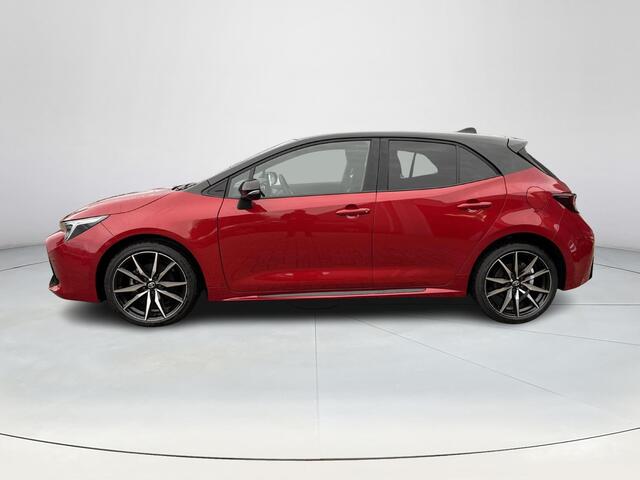 Toyota COROLLA Hybrid 140 GR Sport **NAVIGATIE/ STOELVERWARMING/ PARKEERCAMERA**