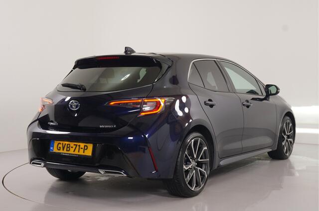 Toyota COROLLA 2.0 Hybrid Business GR-Sport | Head-up | Camera | Inparkeer | Stl. verw. | Sportstoelen |
