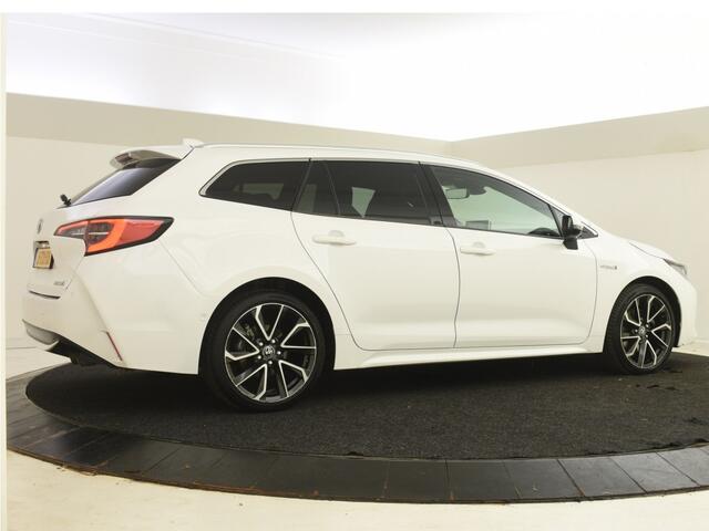 Toyota COROLLA 2.0 Hybrid Executive | Parkeersensoren V+A | Navigatie | Stoelve