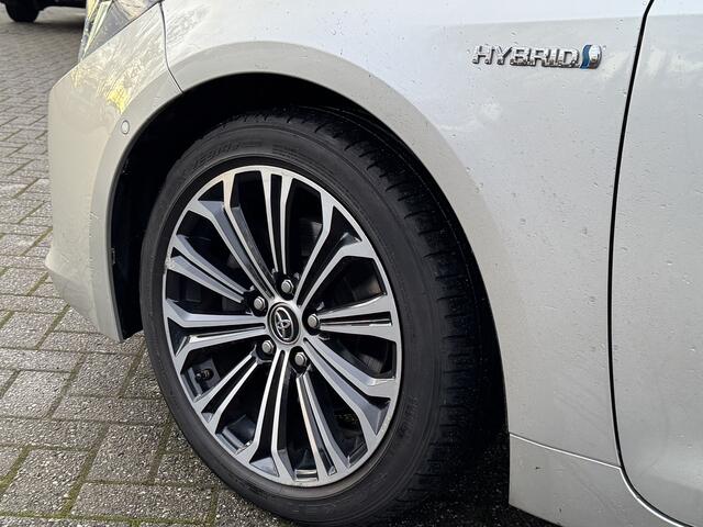 Toyota COROLLA Touring Sports 2.0 Hybrid Style Getint glas/Stoelverwarming/Cruise/Lmv