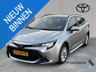 toyota-corolla-touring-sports-hybri