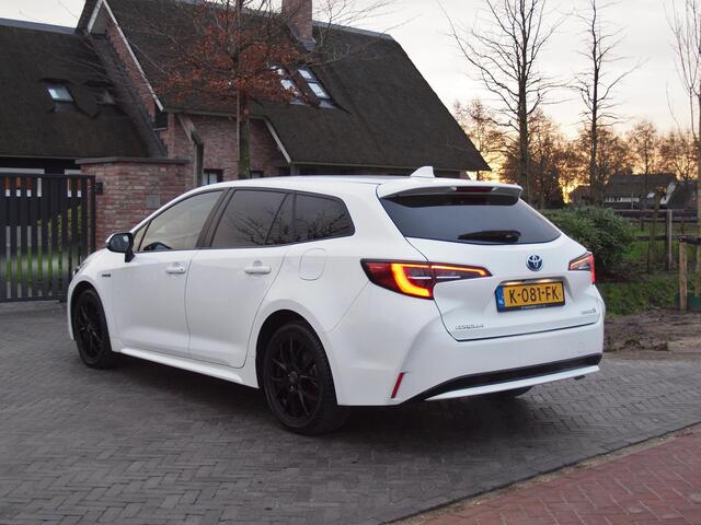 Toyota COROLLA Touring Sports 1.8 Hybrid | 17 Inch | Camera | Apple Carplay | Cruise Control | DAB |