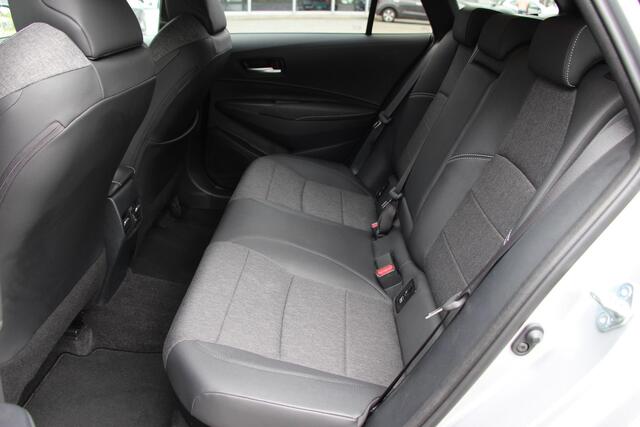 Toyota COROLLA Touring Sports 1.8 Hybrid Dynamic **NAVIGATIE/ STOELVERWARMING/ KEYLESS ENTRY/ ADAPTIVE CRUISE CONTROL/ APPLE CARPLAY & ANDROID AUTO/ 36 MAANDEN GARANTIE**