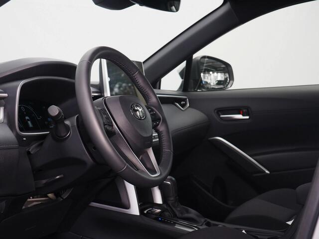 Toyota COROLLA Cross Hybrid 140 Style | Dodehoekdetectie | Toyota Safety Sense 3 | Voorstoelen- en Stuurwiel Verwarmd | Apple CarPlay/ Android Auto | Adaptive Cruise Control | Achteruitrijcamera | Draadloos Telefoonlader