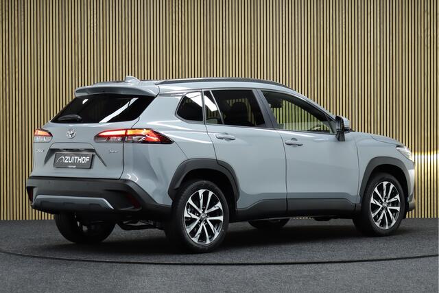 Toyota COROLLA Cross Hybrid 200 Style | Facelift | Nieuw uit voorraad leverbaar | ¤ 1.395,- Voorraad voordeel! | Dodehoekdetectie | Parkeersensoren | Winterpakket | Elek. bedienbare achterklep