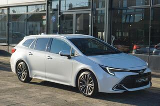 toyota-corolla-touring-sports-hybri