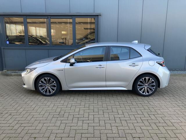 Toyota COROLLA 2.0 High Power Hybrid 180pk Style 5-drs. HUD/CAMERA/CARPLAY/NAVI/PDC/LED/STOELVERWARMING