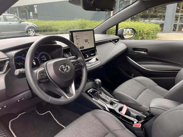 Toyota COROLLA Touring Sports 1.8 Hybrid First Edition | Navigatie | Carplay | Stoelverwarming | Elektrische achterklep |