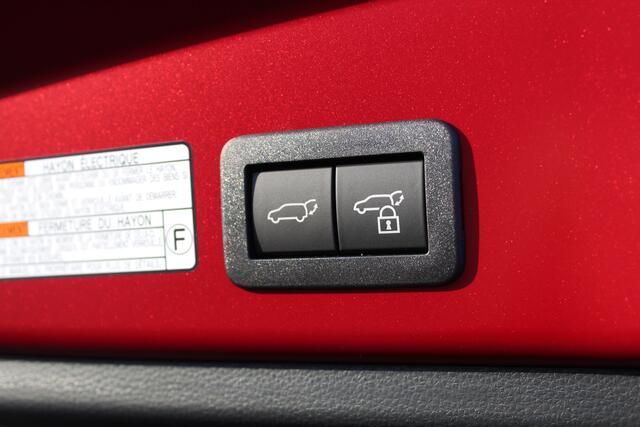 Toyota COROLLA Cross Hybrid 200 Style | Nieuw uit voorraad | Stoelverwarming | PDC | Navi | Apple/Android | Elek achterklep | BSM