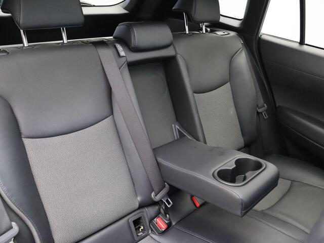 Toyota COROLLA Cross Hybrid 140 Style + | Stoelverwarming | Apple Carplay & Android Auto | Panoramadak |