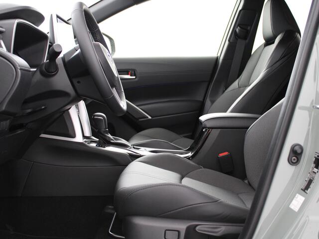 Toyota COROLLA Cross Hybrid 200 Style - Bi-Tone Half lederen bekleding | Stoelverwarming | Apple Carplay & Android Auto |