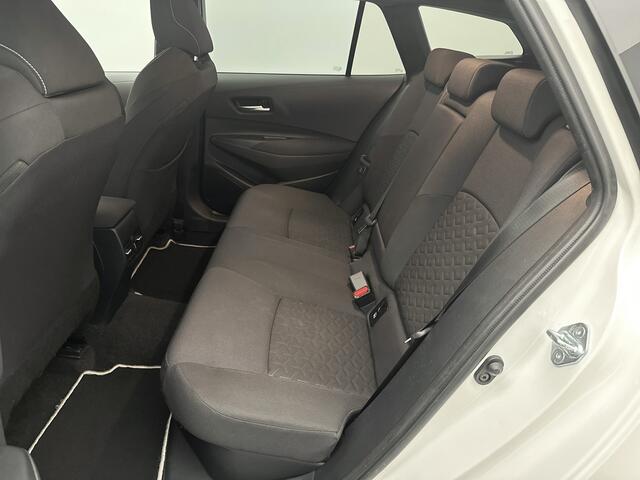 Toyota COROLLA Touring Sports 2.0 Hybrid Dynamic | Parkeersensor voor en achter | WInter pakket |