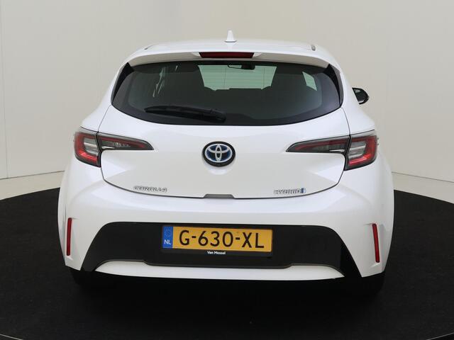Toyota COROLLA 1.8 Hybrid Active 120 PK Navigatie / Cruise Control / Climate Control / Camera Achter