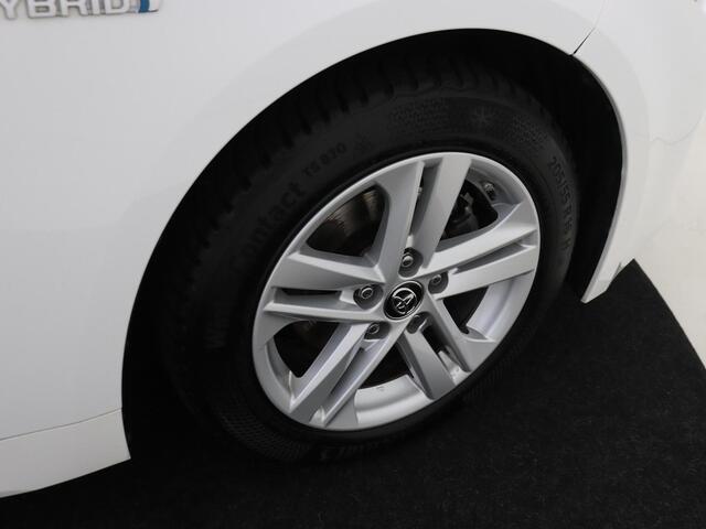 Toyota COROLLA 1.8 Hybrid Active 120 PK Navigatie / Cruise Control / Climate Control / Camera Achter