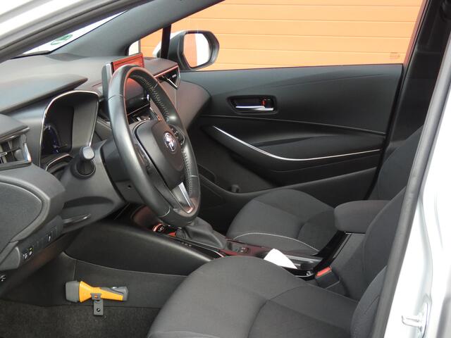 Toyota COROLLA 1.8 Hybrid First Edition/ lage km/ zeer mooi!