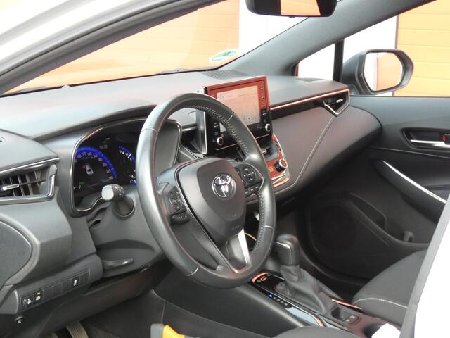 Toyota COROLLA 1.8 Hybrid First Edition/ lage km/ zeer mooi!