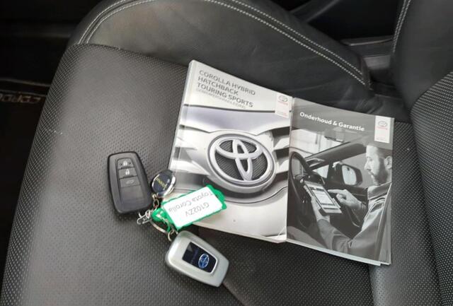 Toyota COROLLA Touring Sports 2.0 Hybrid Premium | Apple Carplay/Android | Navi | Camera | Ad cruise contr | Led 12 mnd BOVAG garantie Whatsapp 06-53188999
