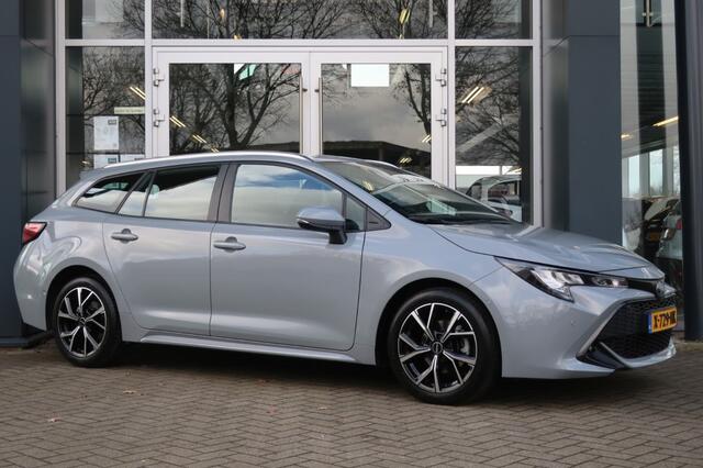 Toyota COROLLA 1.8 HYBRID Apple Carplay/ Android Auto, LED Verlichting. etc.