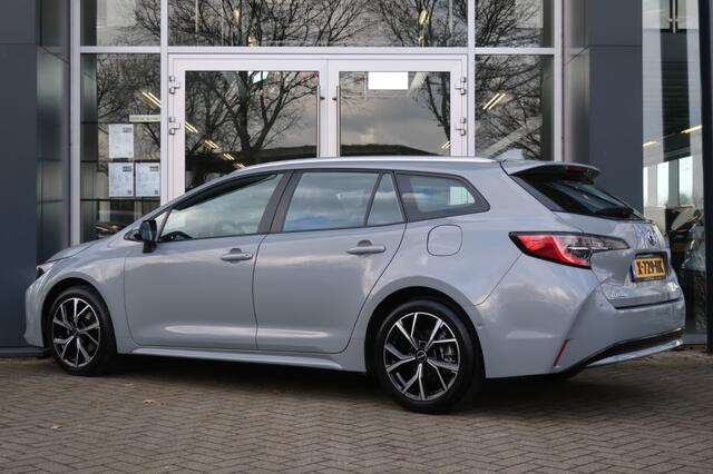 Toyota COROLLA 1.8 HYBRID Apple Carplay/ Android Auto, LED Verlichting. etc.