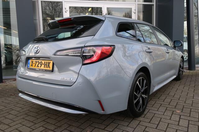 Toyota COROLLA 1.8 HYBRID Apple Carplay/ Android Auto, LED Verlichting. etc.