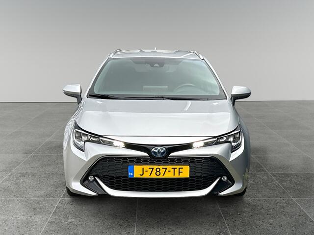 Toyota COROLLA Touring Sports 1.8 Hybrid Dynamic | incl. 12 maanden garantie | Trekhaak | Keyless entry | Stoelverwarming | LED koplampen | Achteruitrijcamera | Navigatie via Carplay | Draadloze telefoonlader | Bluetooth handsfree |